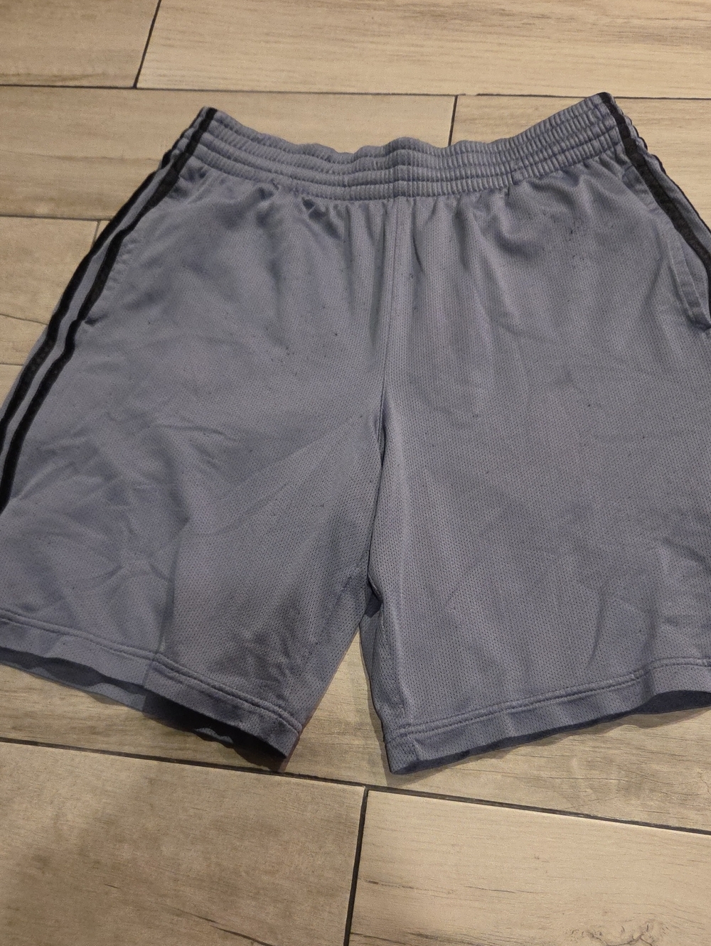 🍁adidas Men's Light Gray Athletic Mesh Shorts with Black Side Stripes
